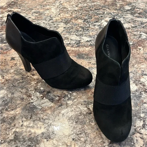 Gianni Bini velour high heel bootie - Picture 3 of 3